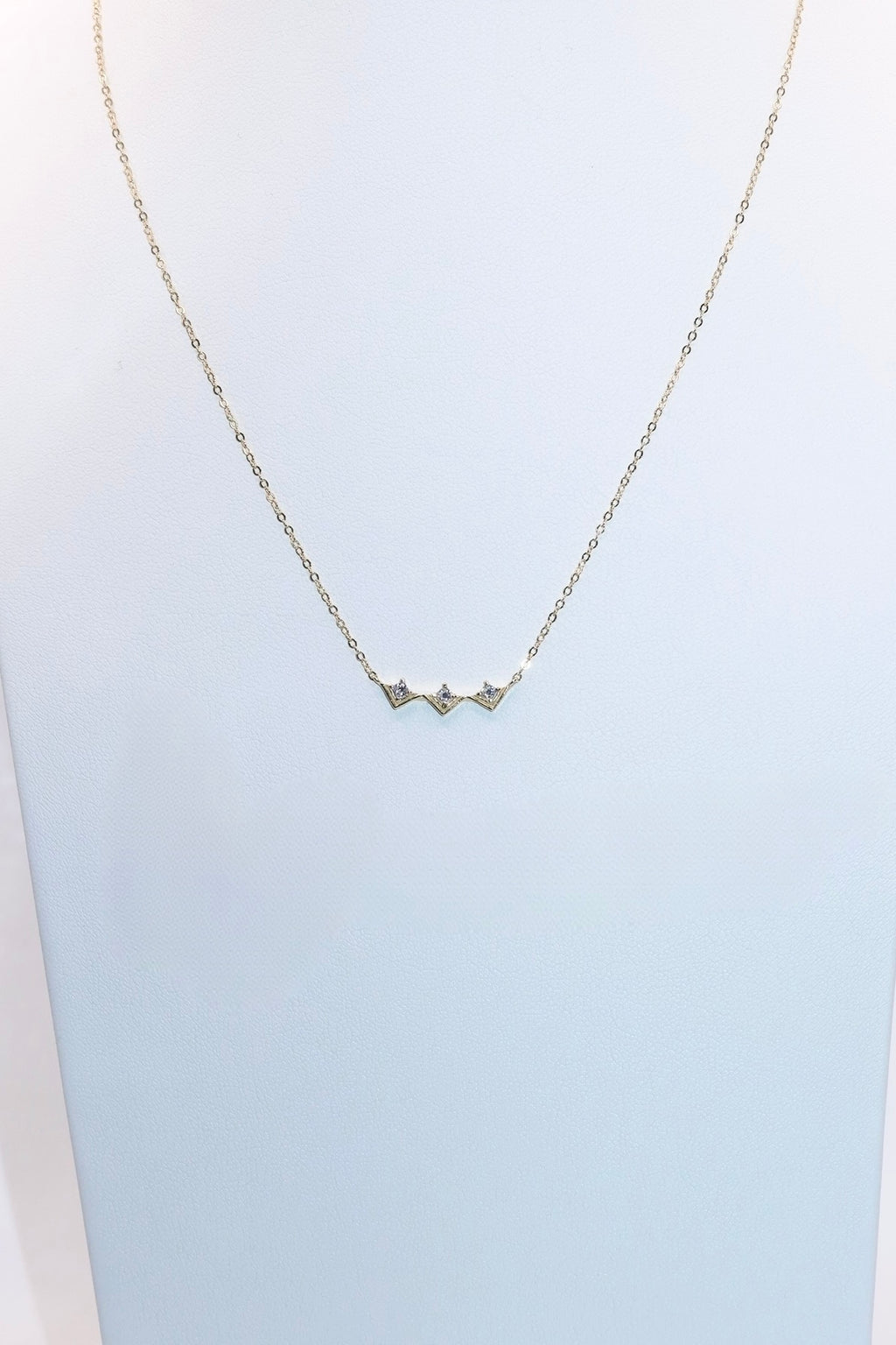 Gold Three Stone Everyday Chain