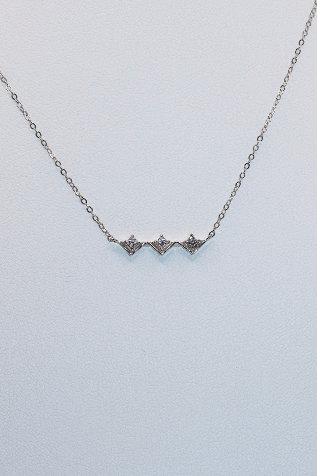 Silver Three Stone Everyday Chain