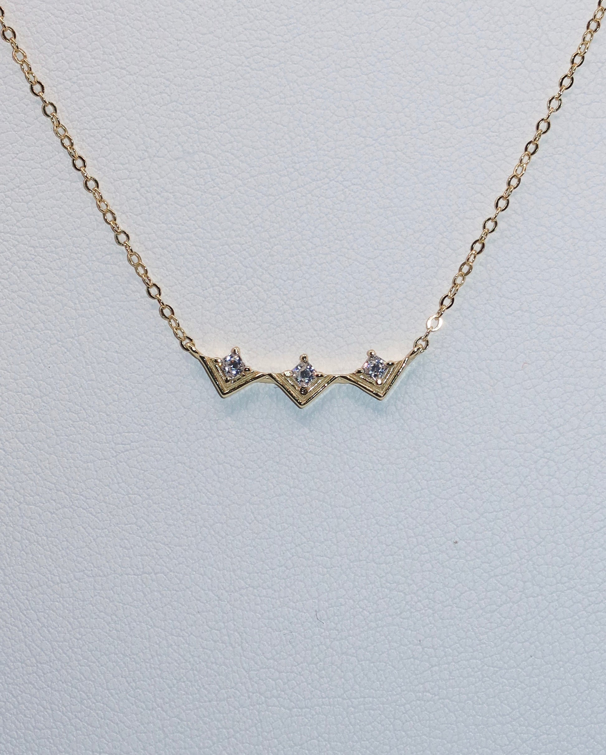 Gold Three Stone Everyday Chain