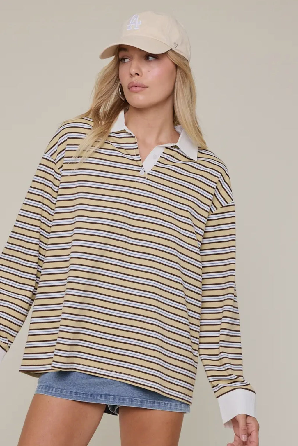Narrow Striped Print White Collared Casual Shirt