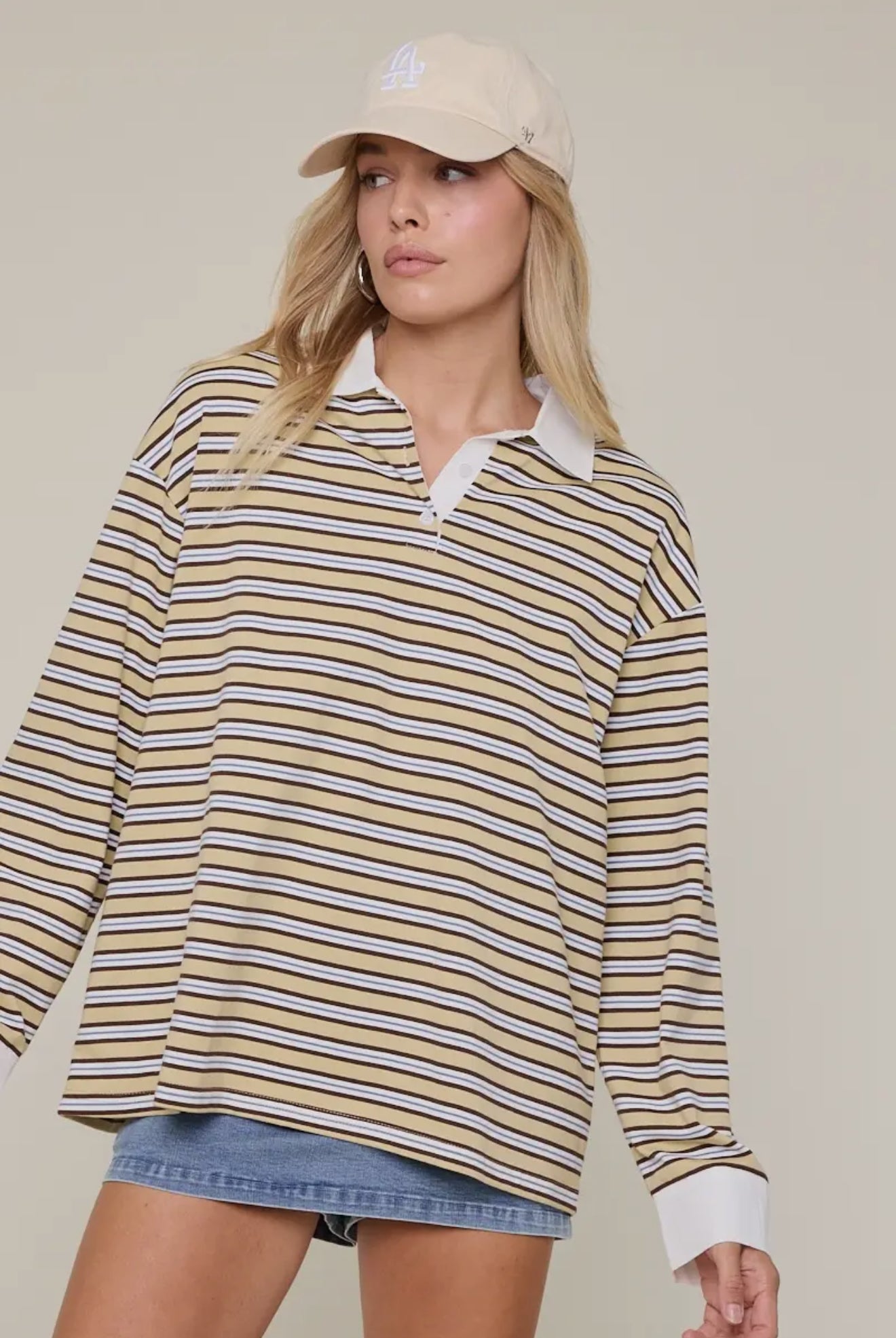 Narrow Striped Print White Collared Casual Shirt