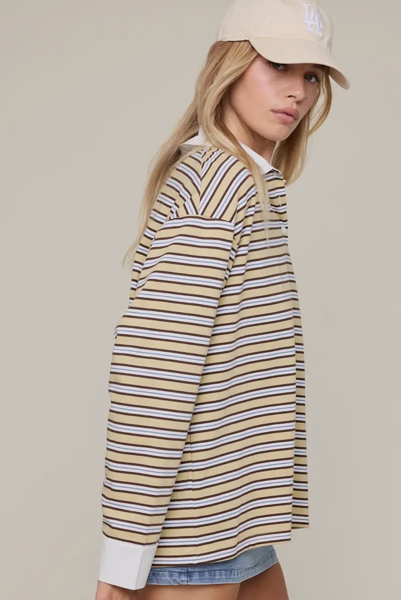 Narrow Striped Print White Collared Casual Shirt