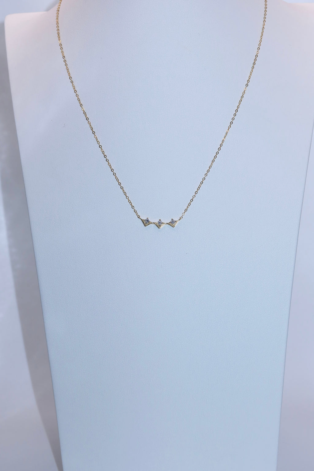 Gold Three Stone Everyday Chain