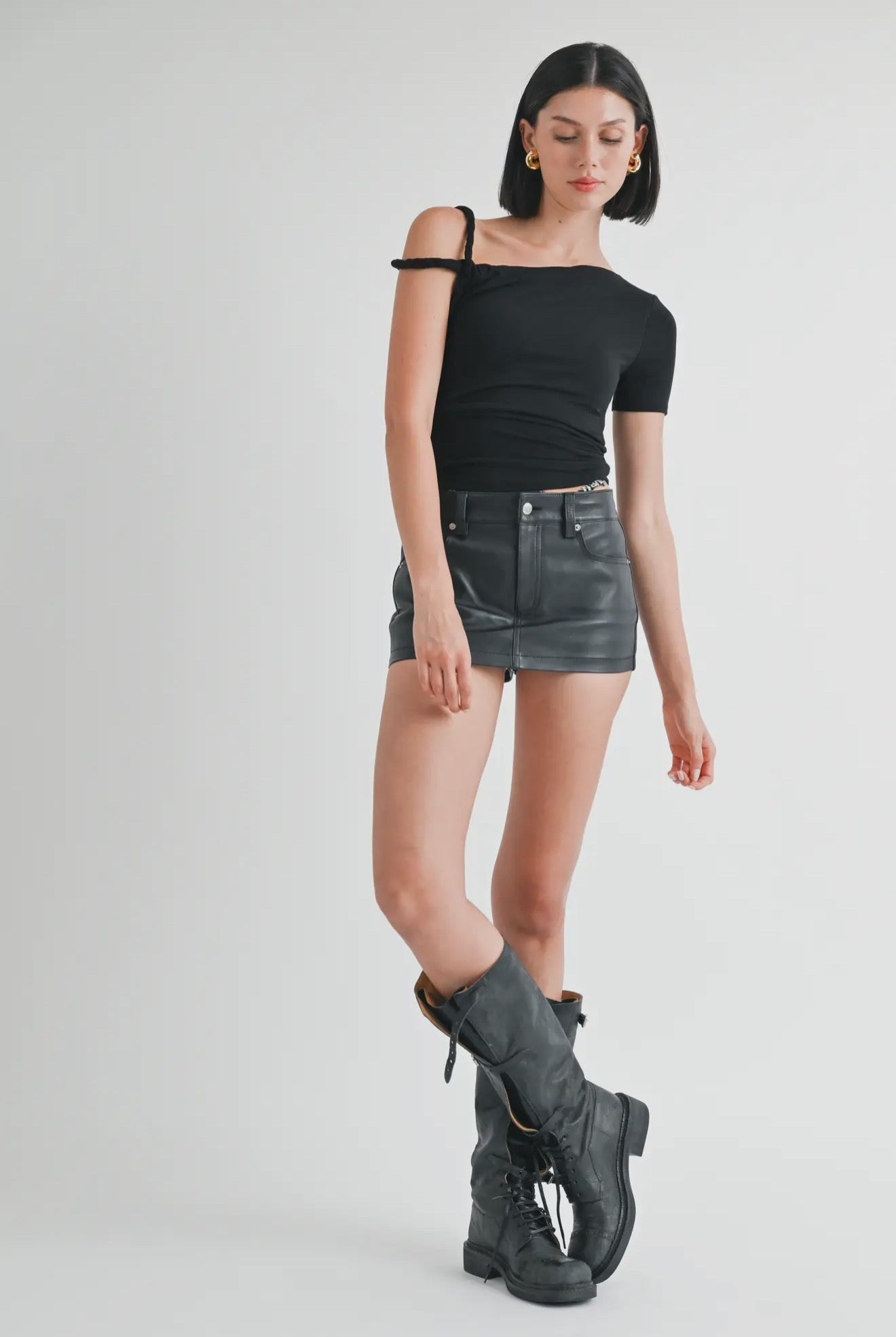 Single Sleeve Twist Shoulder Top